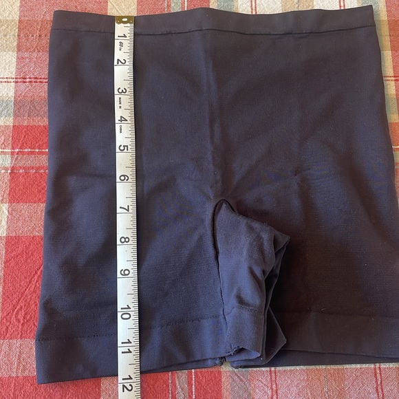 Hanes Her Way Shorts Shape wear - Picture 6 of 6